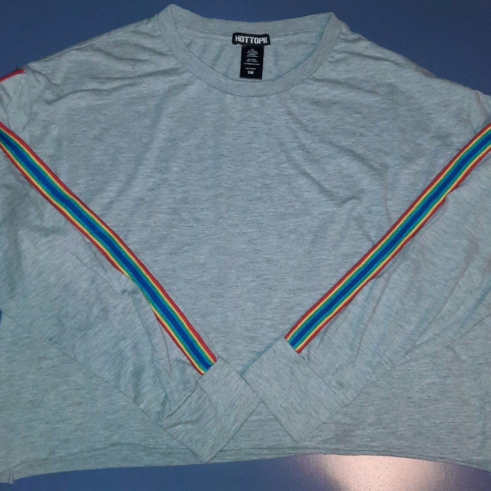 Long sleeve crop-top with rainbow stripes